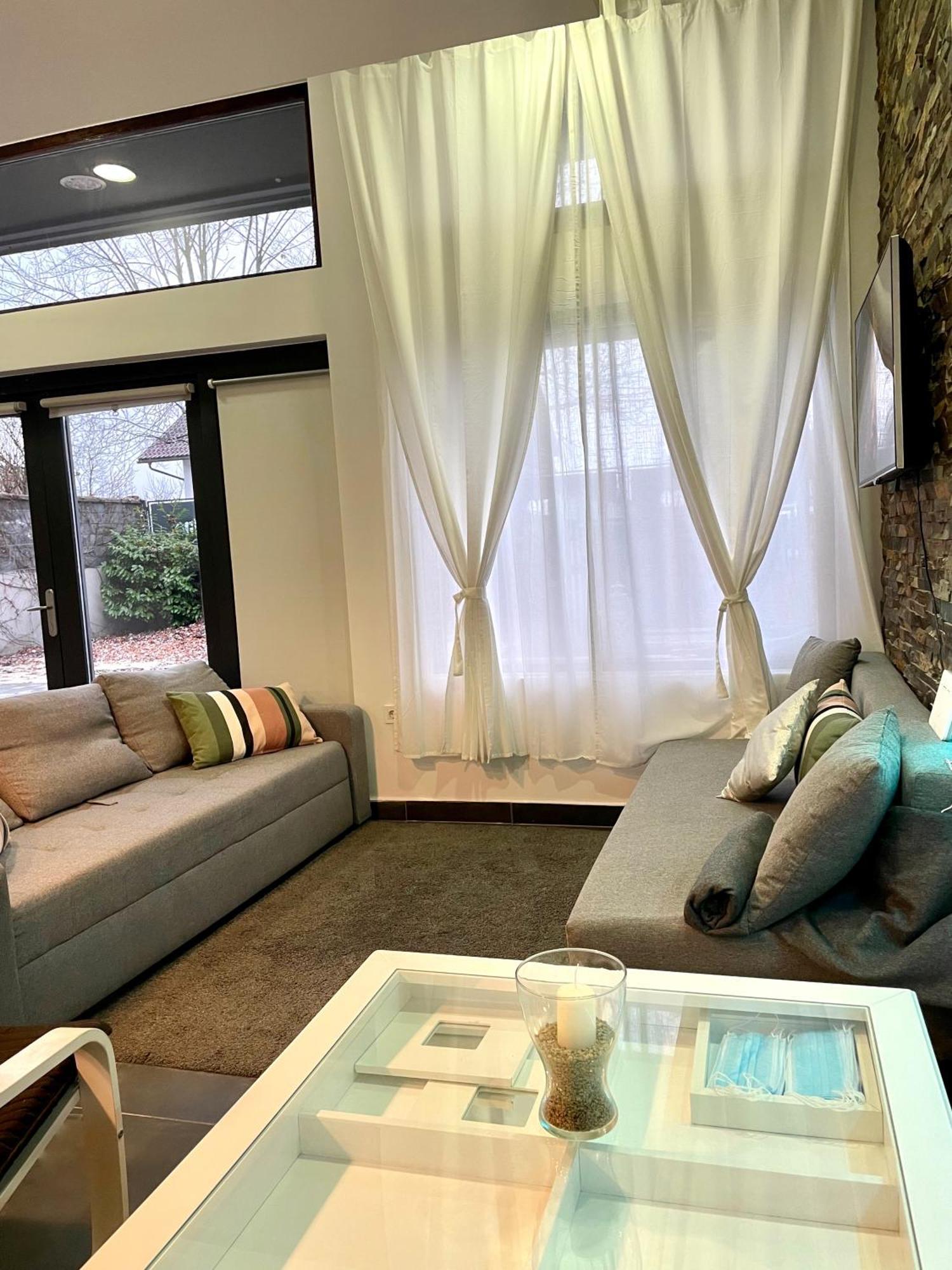 Pepino, Holiday House With A Garden Villa Vrhnika Ngoại thất bức ảnh